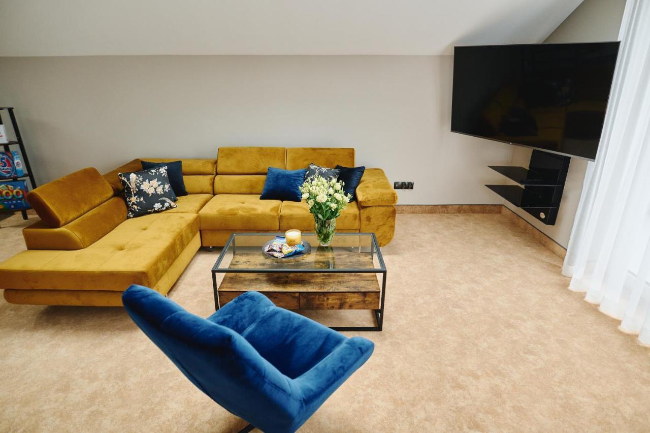 M&M Apartamenty Jasionka Luaran gambar